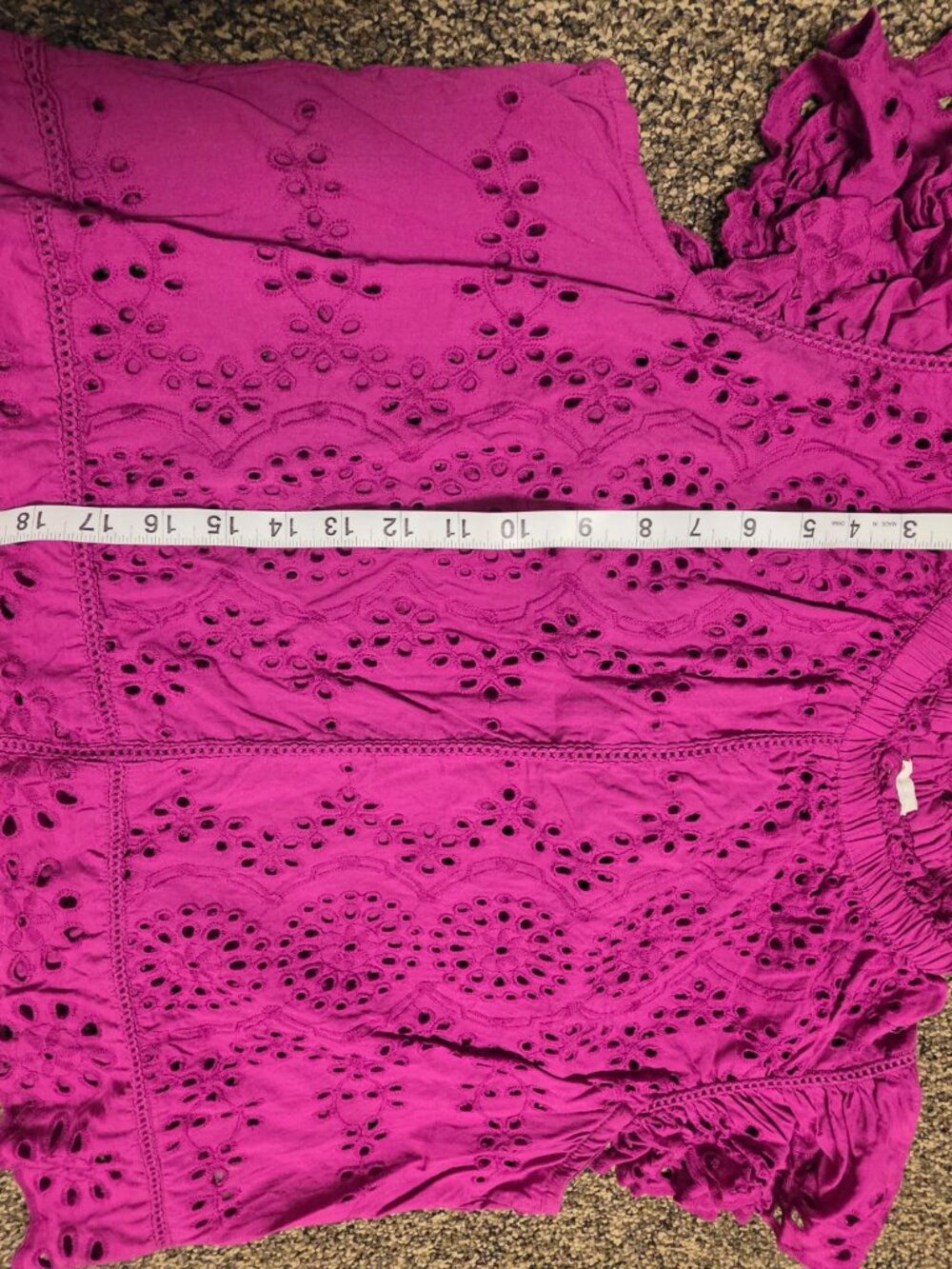 Jennifer & Grace short ruffled flutter sleeves eyelet Top, scalloped edges - Picture 7 of 7